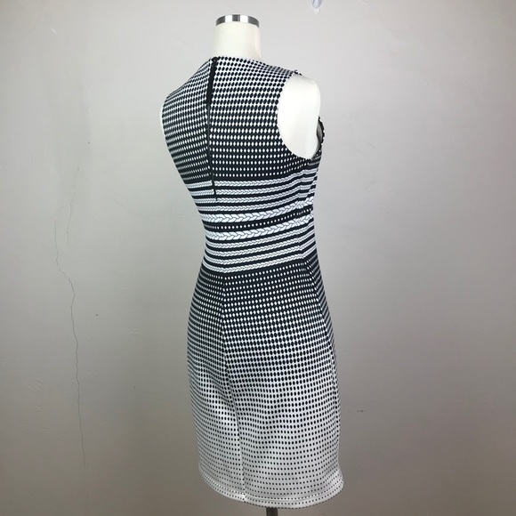 MAX STUDIO Form Fitting Geometric Dress Size Small - Picture 4 of 12